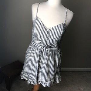 American Eagle Romper size LARGE NWT